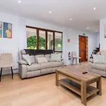 Real Sitio Villa *