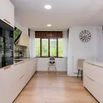 Real Sitio Villa *